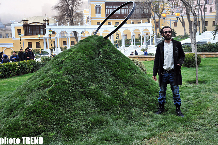 Организация YARAT! представила в Баку проект Фаига Ахмеда "Внешний город" (фотосессия)