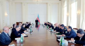 Президент Ильхам Алиев: Азербайджан уже должен более отчетливо показать себя на мировых финансово-экономических рынках (ФОТО)