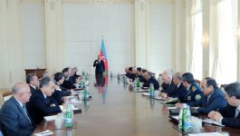 Президент Ильхам Алиев: Азербайджан уже должен более отчетливо показать себя на мировых финансово-экономических рынках (ФОТО)
