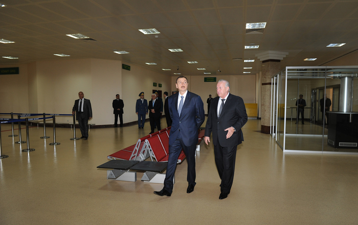 Президент Азербайджана принял участие в церемонии сдачи в эксплуатацию новой взлетно-посадочной полосы в аэропорту Гейдар Алиев (ФОТО)