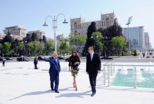 Президент Ильхам Алиев и его супруга ознакомились со строительными работами в Центре Гейдара Алиева и перед отелем «Hilton» (ФОТО)