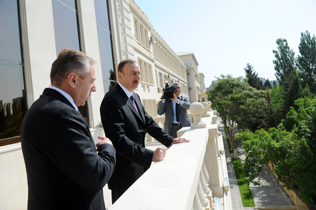 Azerbaijani President opens new headquarters of Nasimi district executive authorities (PHOTO)