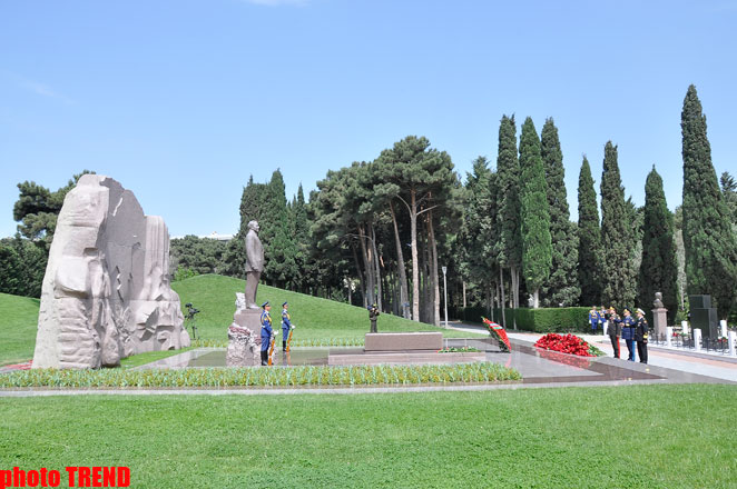 Azerbaijan's public marks 89th birthday of Nationwide Leader Heydar Aliyev (PHOTO)