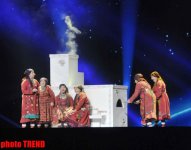 “Бурановские бабушки” увезут домой азербайджанские келагаи (фото)
