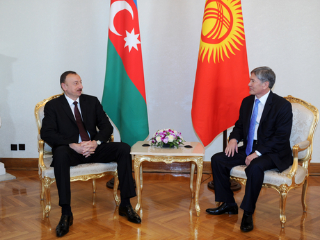 Azerbaijani President meets Kyrgyz counterpart in Moscow (PHOTO)