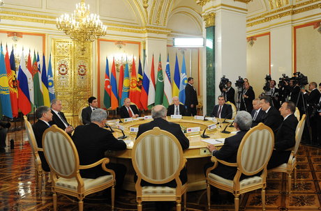 Azerbaijani President attends informal summit of CIS Heads of State (PHOTO)