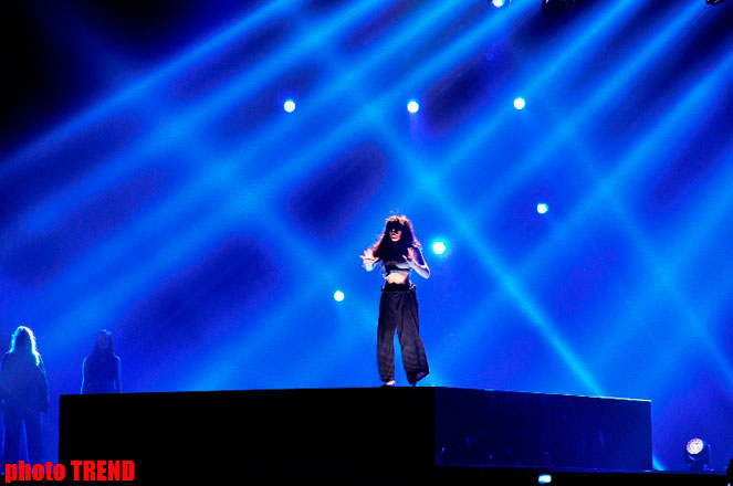 Фаворит "Евровидения 2012" на сцене "Baku Crystal Hall" (фотосессия)