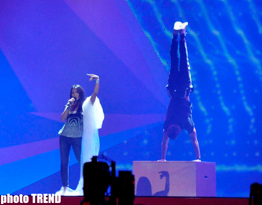 Финалистка "Евровидения 2012" Анггун на сцене "Baku Crystal Hall" (фотосессия)