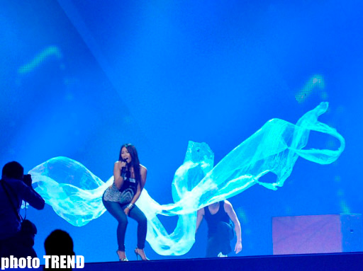 Финалистка "Евровидения 2012" Анггун на сцене "Baku Crystal Hall" (фотосессия)