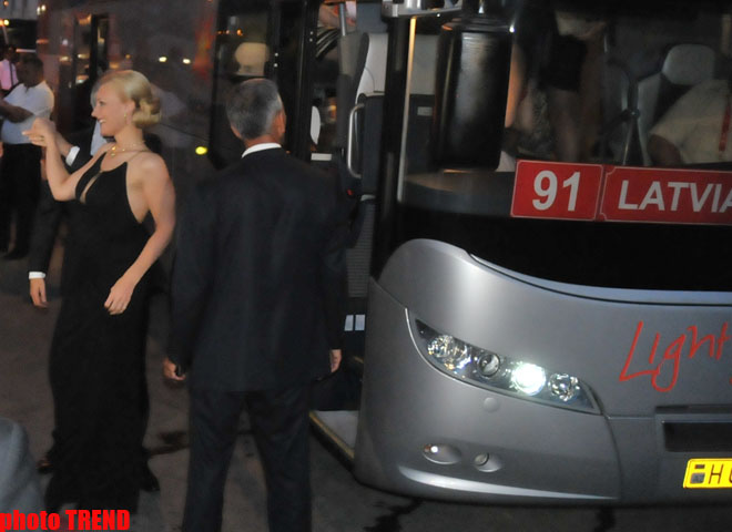В Баку прошла церемония открытия конкурса "Евровидение - 2012" (версия 3) (ФОТО)