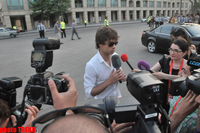 В Баку прошла церемония открытия конкурса "Евровидение - 2012" (версия 3) (ФОТО)