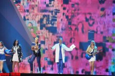 Участники "Евровидения 2012" в сценическом наряде провели открытую репетицию – первый полуфинал (фотосессия)