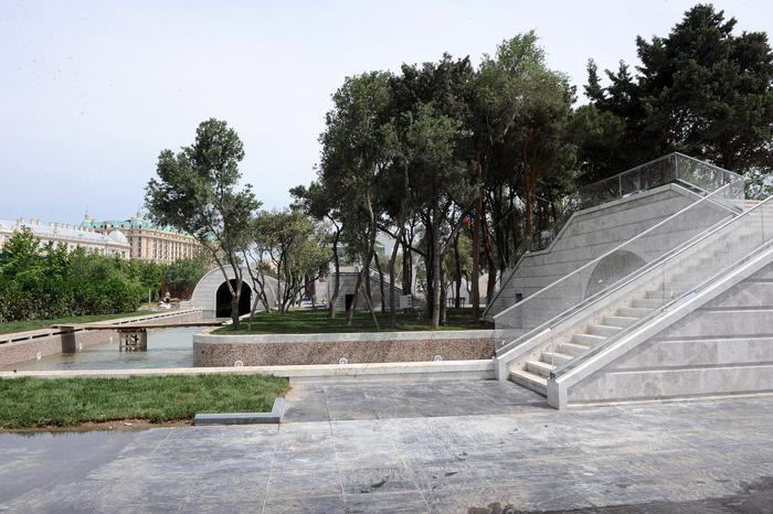 Azerbaijani President opens Baku Funicular and pedestrian underpass (PHOTO)