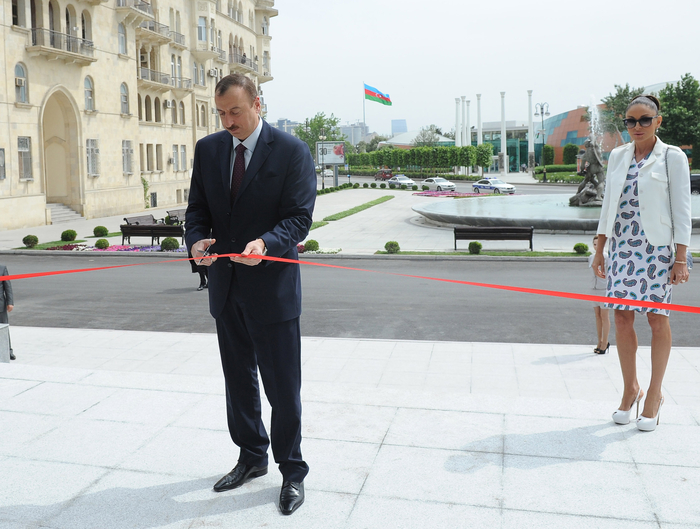 Azerbaijani President opens Baku Funicular and pedestrian underpass (PHOTO)