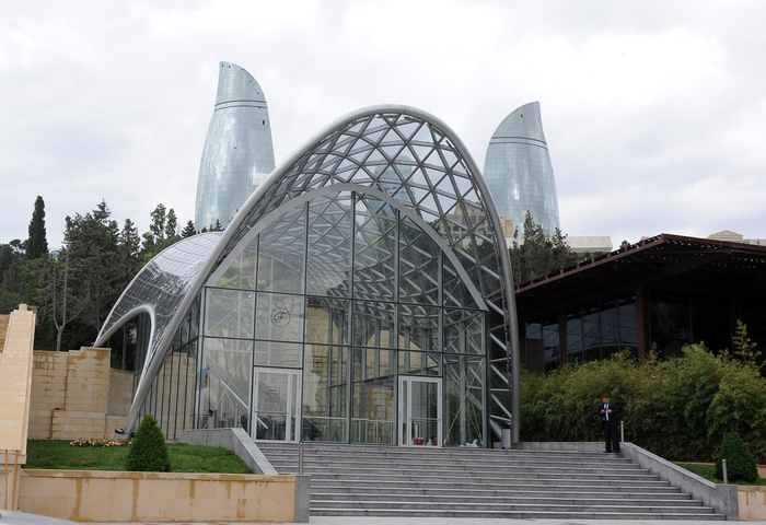 Azerbaijani President opens Baku Funicular and pedestrian underpass (PHOTO)
