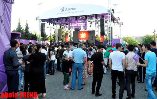 Thousands of people in Baku to watch Eurovision 2012 grand final at National Seaside Park (PHOTO)