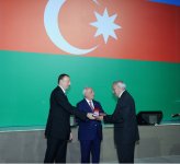 Президент Ильхам Алиев: Самый большой успех за эти годы заключается в том, что Азербайджан не свернул с пути независимости (ФОТО)