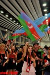 Азербайджанские танцы в пресс-центре Baku Crystal Hall -  открытие "Евровидения-2012" (фотосессия)