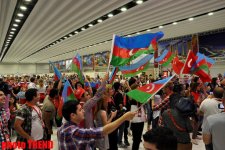 Азербайджанские танцы в пресс-центре Baku Crystal Hall -  открытие "Евровидения-2012" (фотосессия)