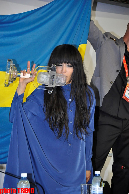 Первые фото победительницы "Евровидения- 2012" Лорин (фотосессия)