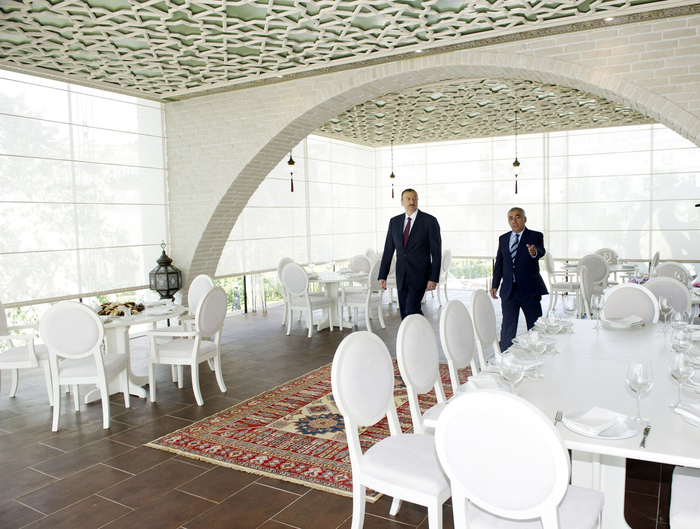 Azerbaijani President attends opening of “Small Venetian town” at Seaside National Park (PHOTO)