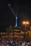 Праздничный Баку - концерт и салют в связи с Днем Республики (фотосессия)
