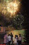 Праздничный Баку - концерт и салют в связи с Днем Республики (фотосессия)