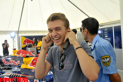 Самый быстрый в мире болид в Баку - грандиозное шоу Red Bull Racing (фото)
