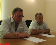 Для нас большая честь выступать на сцене Азербайджанского драмтеатра - заслуженный артист России Леонид Окунев
