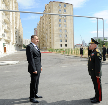 Президент Азербайджана принял участие в открытии нового жилого комплекса минобороны в Баку (ФОТО)