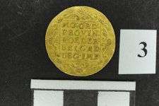 В Азербайджане обнаружен уникальный клад из золотых монет XVIII века (фотосессия)