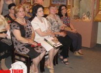 Фирангиз Ализаде подарила Музею музыкальной культуры уникальную рукопись (фотосессия)