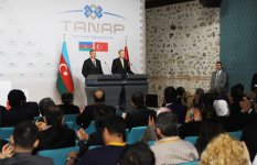 Президент Ильхам Алиев: Проект TANAP - исключительно турецкий и азербайджанский, что подтверждают и подписанные документы (версия 2) (ФОТО)