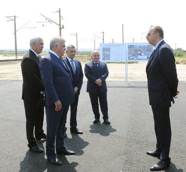 President Ilham Aliyev gets acquainted with works of reconstruction of Bilgah-Sumgayit motor highway (PHOTO)