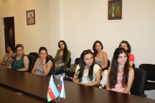 В Баку прошел "круглый стол", посвященный феномену женского творчества (фото)