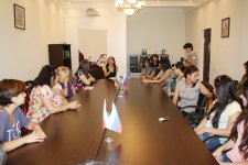 В Баку прошел "круглый стол", посвященный феномену женского творчества (фото)
