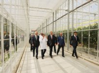 Ильхам Алиев ознакомился с тепличным комплексом ООО "Green Tech" группы компаний "Azərsun Holdinq" (ФОТО)