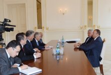 Президент Азербайджана принял министра транспорта, судоходства и коммуникаций Турции
