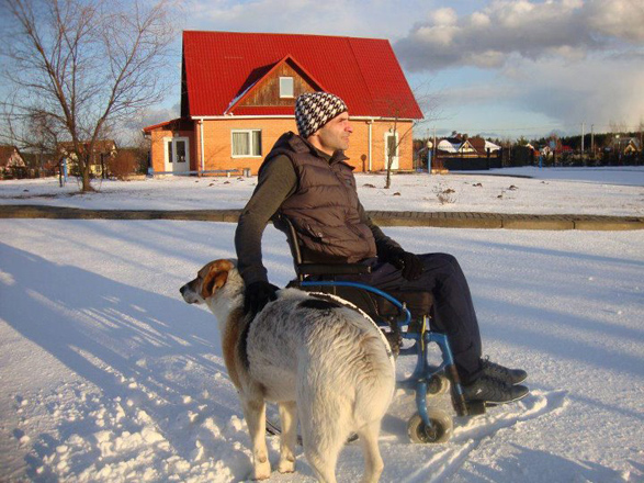 Впервые азербайджанец-инвалид совершит прыжок с парашютом (фото)