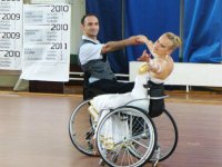 Впервые азербайджанец-инвалид совершит прыжок с парашютом (фото)
