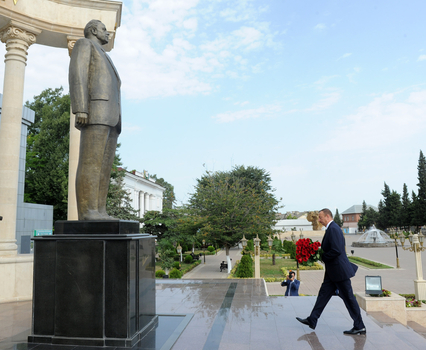 Президент Азербайджана Ильхам Алиев прибыл в Лянкяранский район (ФОТО)