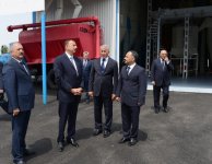 Президент Ильхам Алиев ознакомился с открытым после реконструкции предприятием по производству мяса птицы ОАО «Джалилабад Бройлер» (ФОТО)
