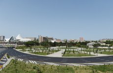 Azerbaijani President inspects new park in Baku (PHOTO)