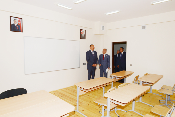 Президент Азербайджана принял участие в открытии нового корпуса школы №85 в Баку (ФОТО)