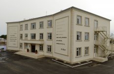 Президент Азербайджана принял участие в открытии нового корпуса школы №85 в Баку (ФОТО)