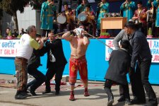 Зорхана и гюлеш под музыку народного танца "джанги" (фото)