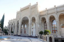 Президент Ильхам Алиев принял участие в церемонии ифтар по случаю священного месяца Рамазан (версия 2) (ФОТО)