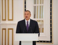 Президент Ильхам Алиев принял участие в церемонии ифтар по случаю священного месяца Рамазан (версия 2) (ФОТО)