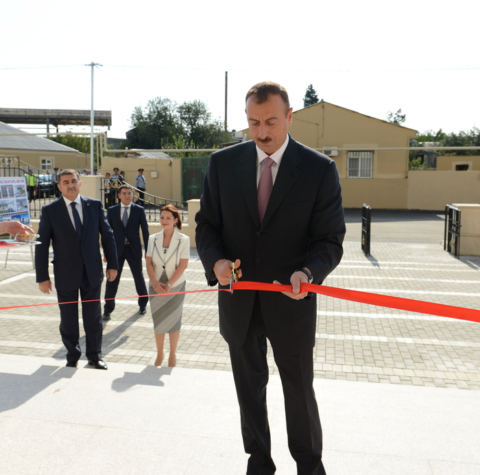Президент Азербайджана принял участие в открытии средней школы в поселке Бюльбюля (ФОТО)