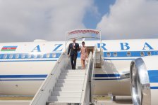 Президент Азербайджана прибыл с рабочим визитом во Францию (ФОТО)
